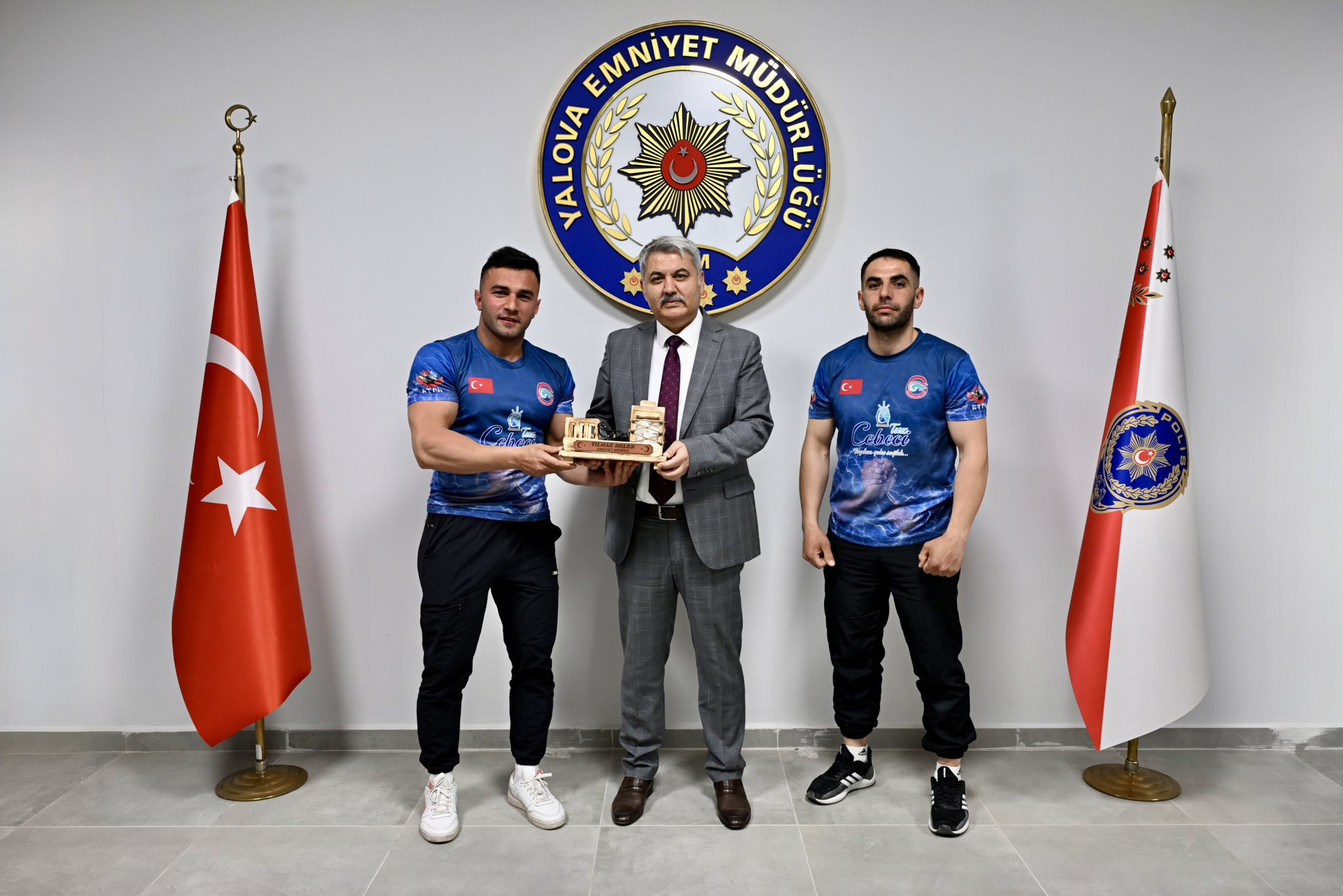 Yalova’da Polis Haftası’nda Anlamlı Ziyaretler: İl Emniyet Müdürü Yılmaz Delen’e Tebrik Akını