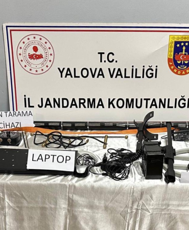 YALOVA’DA KAÇAK KAZIYA SUÇÜSTÜ: 4 ŞÜPHELİ ORMANLIK ALANDA YAKALANDI