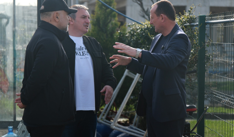 BAŞKAN YELE, OSMAN BAKAY SPOR TESİSLERİ’NDE İNCELEMELERDE BULUNDU