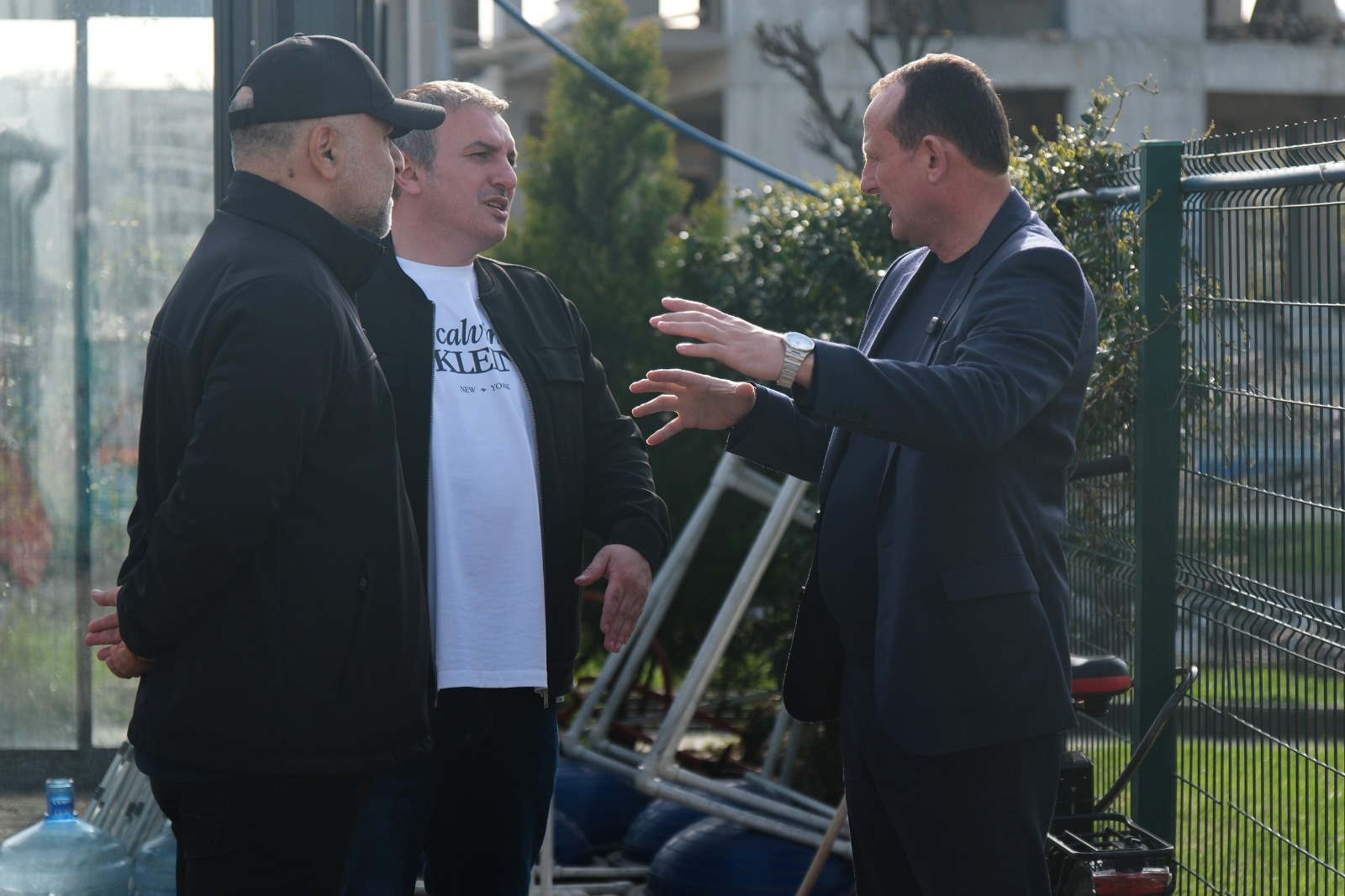 BAŞKAN YELE, OSMAN BAKAY SPOR TESİSLERİ’NDE İNCELEMELERDE BULUNDU 7 BAŞKAN YELE, OSMAN BAKAY SPOR TESİSLERİ’NDE İNCELEMELERDE BULUNDU