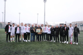 ERDİNÇ ERKORKMAZ’A ANLAMLI VEFA: YALOVA FUTBOLU EFSANESİNİ UNUTMADI 37 ERDİNÇ ERKORKMAZ’A ANLAMLI VEFA: YALOVA FUTBOLU EFSANESİNİ UNUTMADI