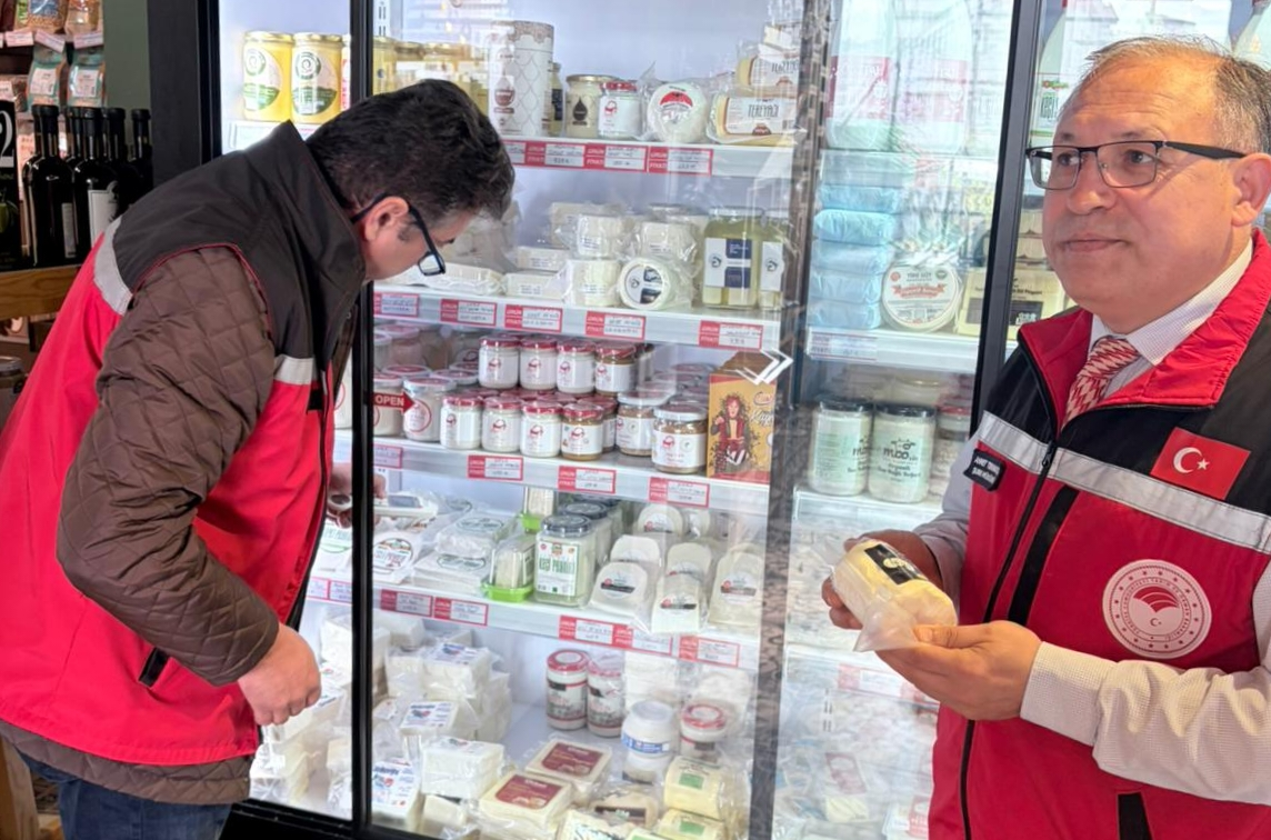 Süt ve Süt Ürünlerine Sıkı Denetim: Yalova’da Kontroller Aralıksız Sürüyor 4 Süt ve Süt Ürünlerine Sıkı Denetim: Yalova’da Kontroller Aralıksız Sürüyor