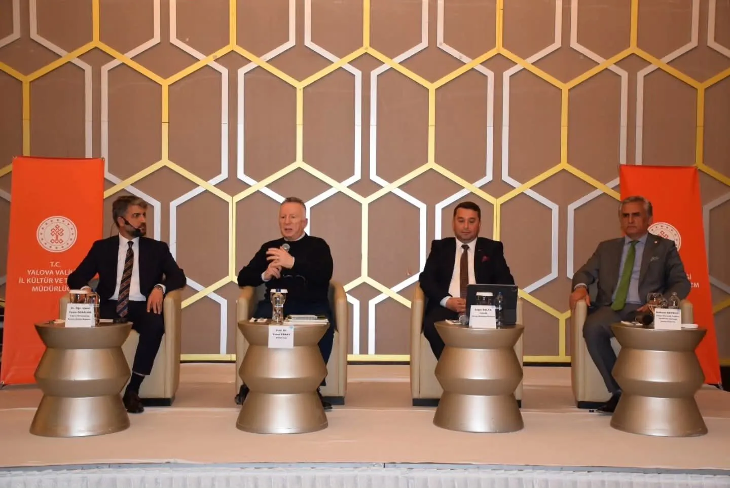 Yalova Turizminin Geleceği Masaya Yatırıldı: Sürdürülebilirlik ve Gençler Ön Planda