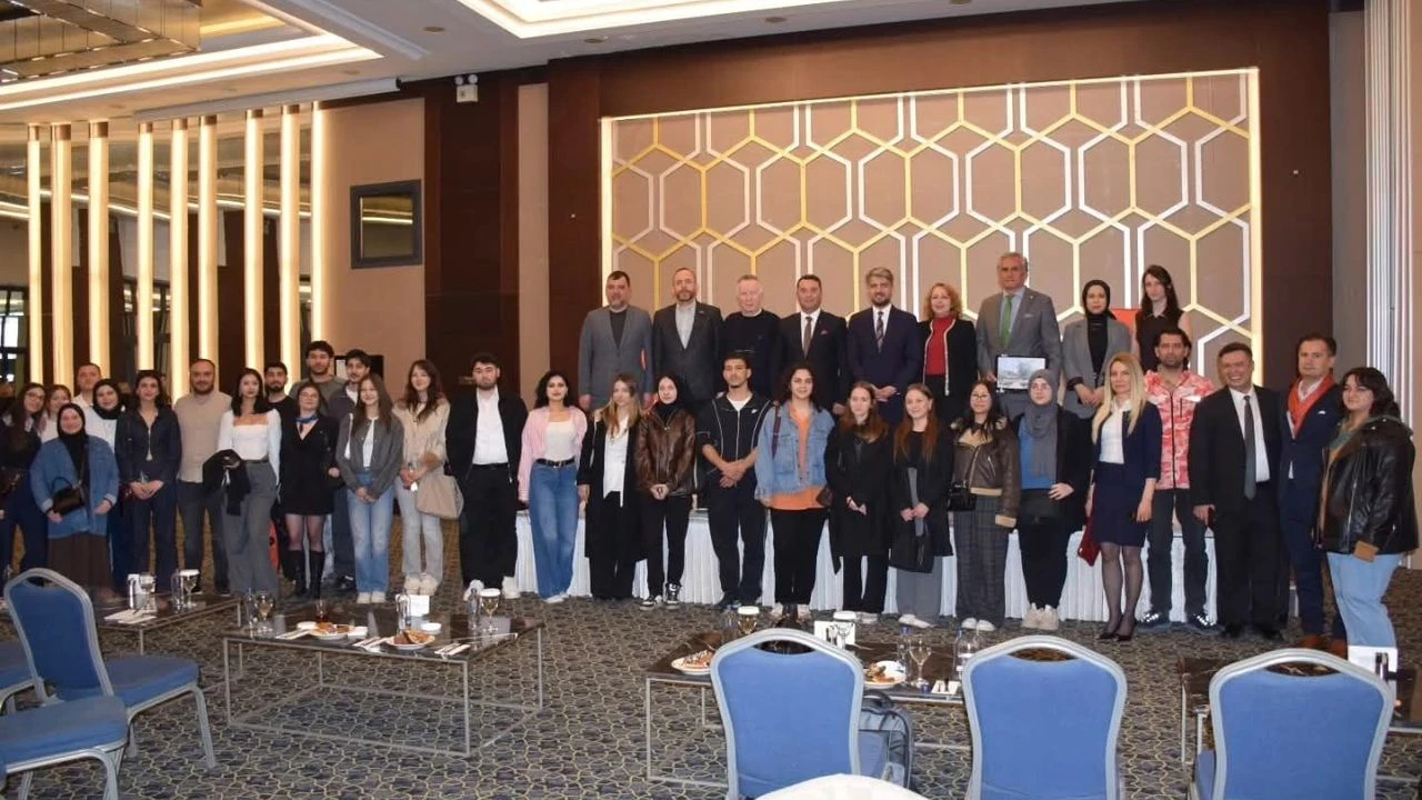 Yalova Turizminin Geleceği Masaya Yatırıldı: Sürdürülebilirlik ve Gençler Ön Planda