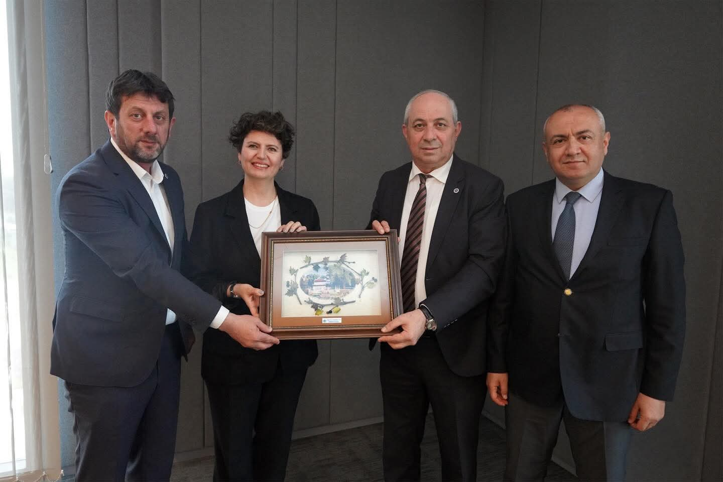 YTSO Heyeti’nden Sanayiye Güçlü İş Birliği Mesajı: AKSA Akrilik Ziyaretinde Ortak Vizyon Vurgusu