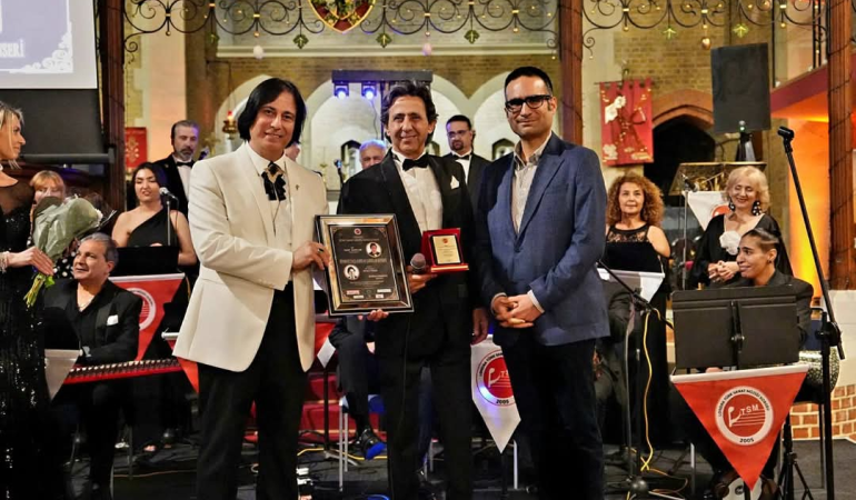 Londra Türk Sanat Müziği Korosu’ndan Tarihi Konser: “Sinemayı Taçlandıran Şarkılar” Büyüledi