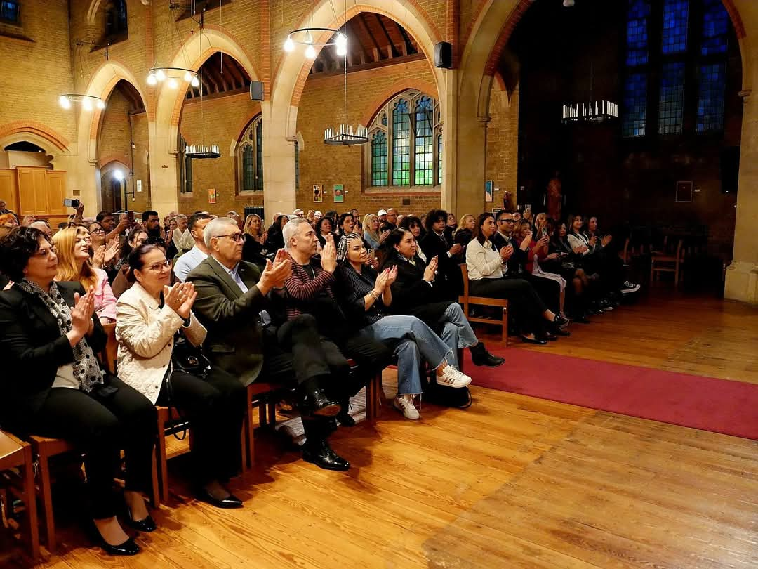 Londra Türk Sanat Müziği Korosu’ndan Tarihi Konser: “Sinemayı Taçlandıran Şarkılar” Büyüledi