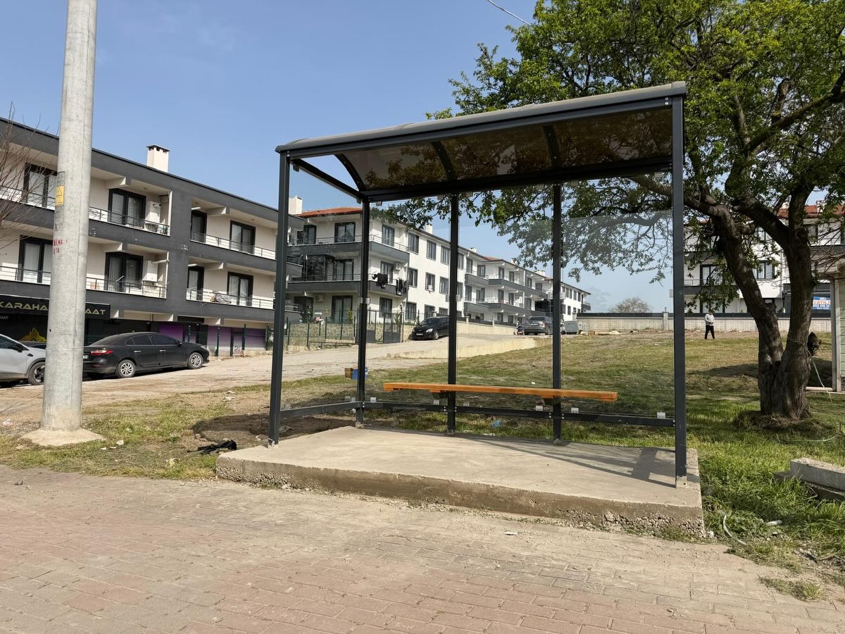 KAYTAZDERE’DE MODERN ULAŞIM DÖNEMİ BAŞLADI: DURAKLAR YENİLENİYOR