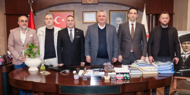 BAŞKAN MEHMET GÜREL’E ANLAMLI ZİYARET: YEREL BASINA DESTEK VURGUSU