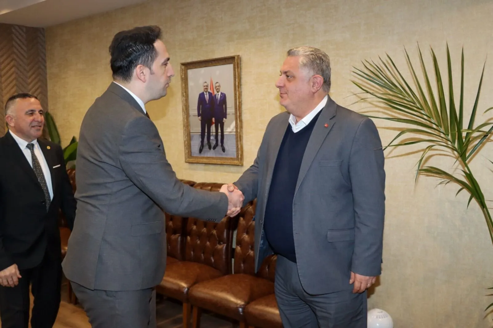 BAŞKAN MEHMET GÜREL’E ANLAMLI ZİYARET: YEREL BASINA DESTEK VURGUSU