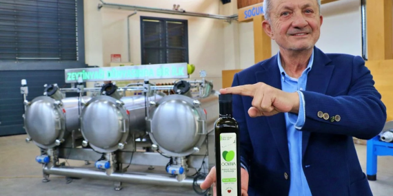 SOĞUK SIKIMDA VERİM DEVRİMİ: YERLİ ZEYTİNYAĞI MAKİNESİ SAHNEYE ÇIKIYOR