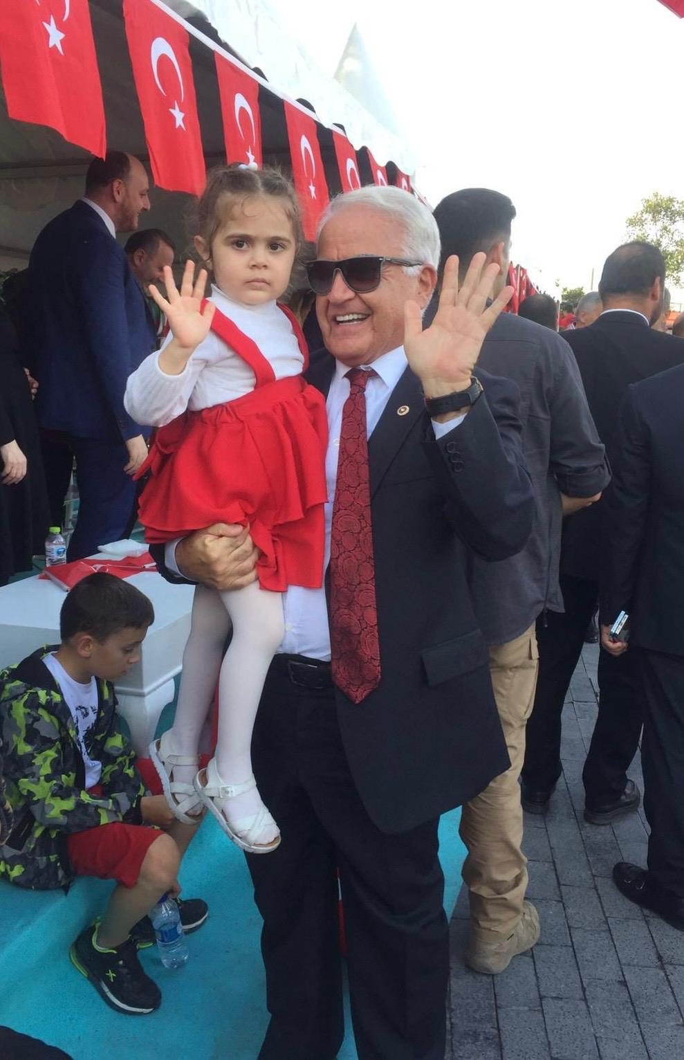 CHP’li Tahsin Becan’dan 23 Nisan Mesajı: “Her 10 Çocuktan 4’ü Yoksulluk Riski Altında”