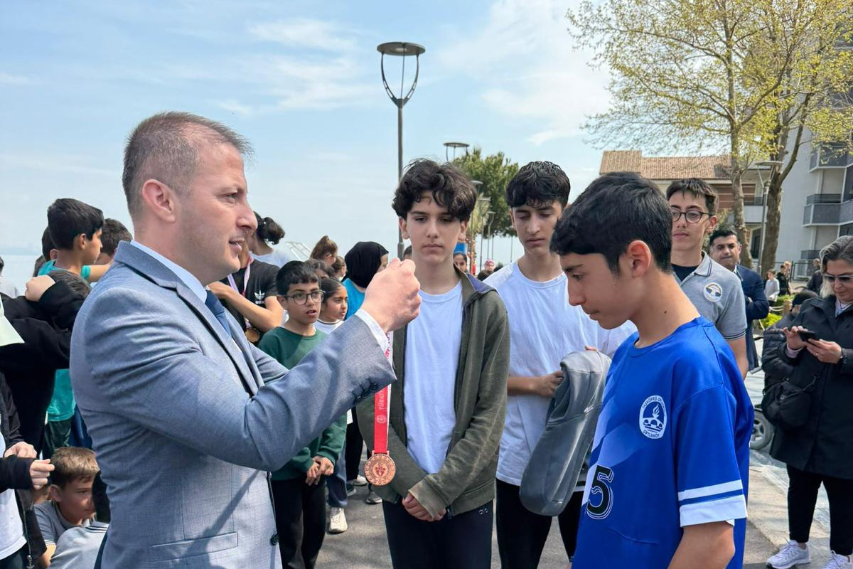 ÇİFTLİKKÖY’DE 23 NİSAN KOŞULARI HEYECANI YAŞANDI