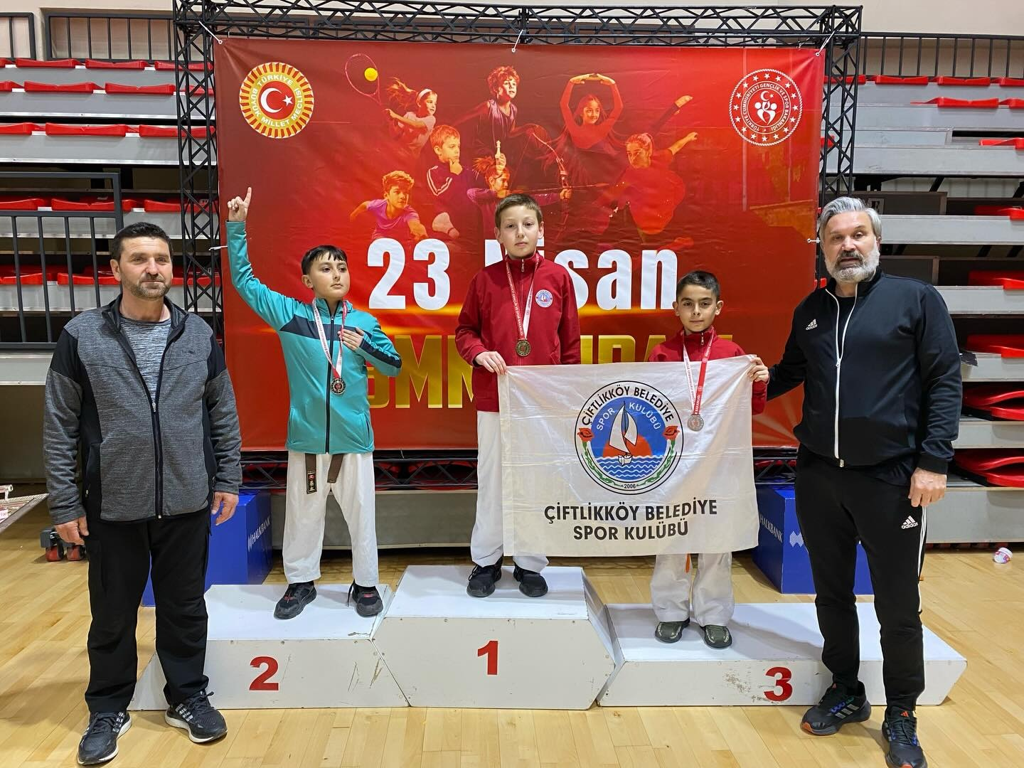 23 NİSAN KARATE ŞAMPİYONASI’NDA ÇİFTLİKKÖY RÜZGARI