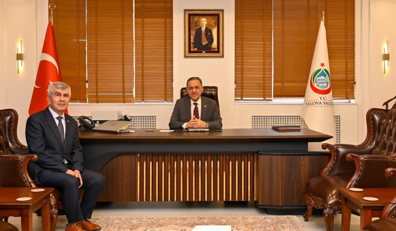 Yalova’da 46 Yıllık Hizmetin Ardından Duygusal Veda: Tapu Müdürü Mustafa Koç Emekliye Ayrıldı