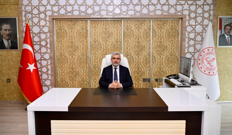 İL MİLLÎ EĞİTİM MÜDÜRÜMÜZ AYTEKİN YILMAZ'IN 23 NİSAN ULUSAL EGEMENLİK VE ÇOCUK BAYRAMI MESAJI