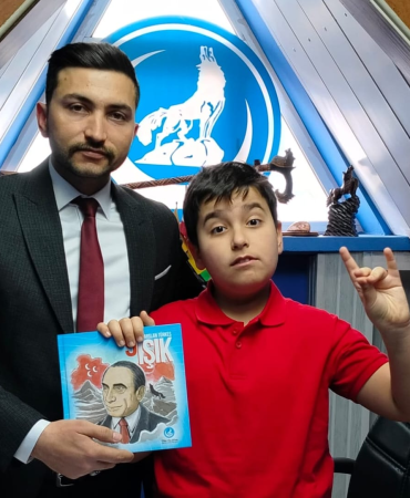 Ülkü Ocakları Yalova İl Başkanlığı’nda 23 Nisan Coşkusu: Temsili Koltuk Çocuklara Emanet Edildi