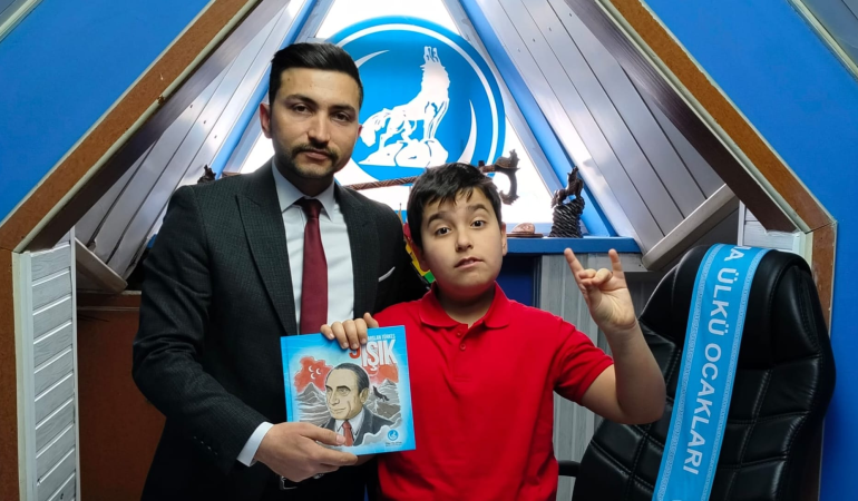 Ülkü Ocakları Yalova İl Başkanlığı’nda 23 Nisan Coşkusu: Temsili Koltuk Çocuklara Emanet Edildi