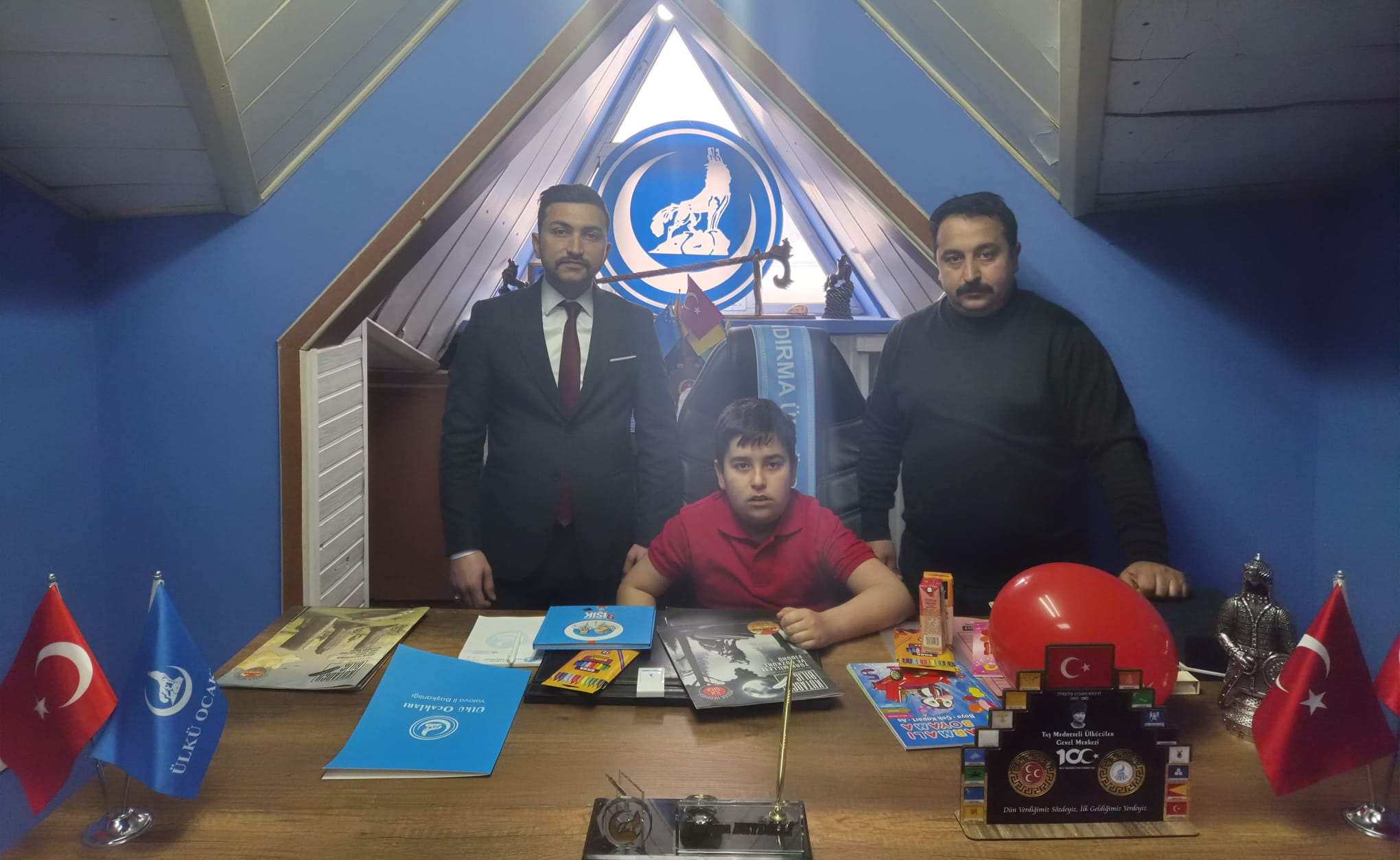 Ülkü Ocakları Yalova İl Başkanlığı’nda 23 Nisan Coşkusu: Temsili Koltuk Çocuklara Emanet Edildi