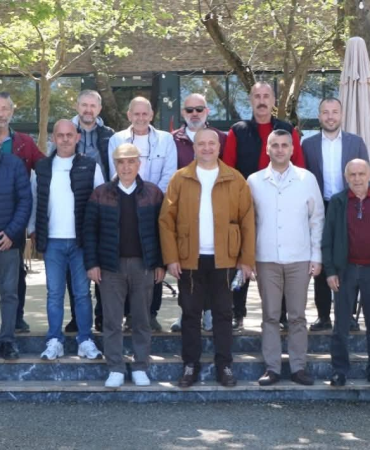 Çınarcık’ta Anlamlı Buluşma: Başkan Avni Kurt, Yalova Masterlar Futbol Takımı ile Kahvaltıda Bir Araya Geldi