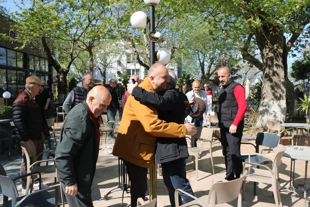 Çınarcık’ta Anlamlı Buluşma: Başkan Avni Kurt, Yalova Masterlar Futbol Takımı ile Kahvaltıda Bir Araya Geldi