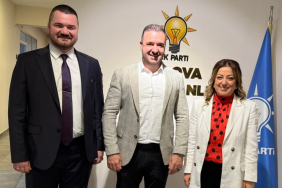 AK Parti Yalova Teşkilatında Dikkat Çeken Ziyaret: Muğlim Bağatar Parti Binasında Ağırlandı