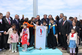 Yalova Üniversitesi’nde 23 Nisan Coşkusu: Dev Türk Bayrağı Göndere Çekildi