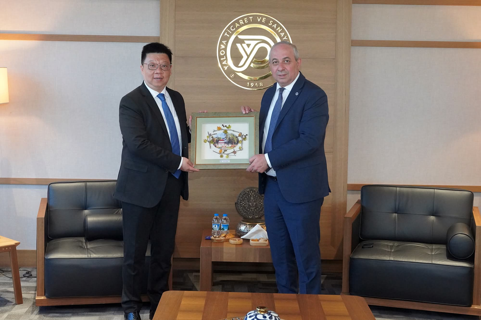 Çin İstanbul Başkonsolosu Wei Xiaodong’dan YTSO’ya Ziyaret: Ticaret ve Yatırım İş Birlikleri Masaya Yatırıldı
