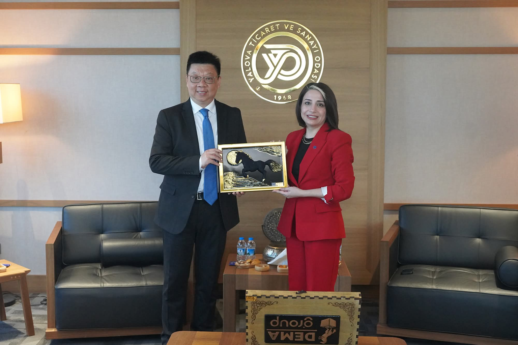 Çin İstanbul Başkonsolosu Wei Xiaodong’dan YTSO’ya Ziyaret: Ticaret ve Yatırım İş Birlikleri Masaya Yatırıldı