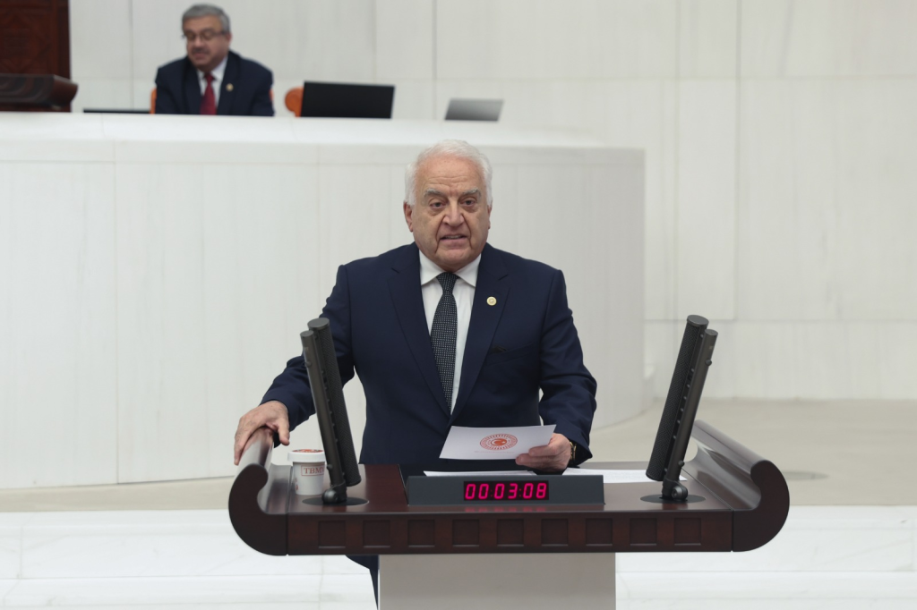 CHP’Lİ BECAN: “1 MAYIS KUTLAMA DEĞİL, HAKKINI ARAMA GÜNÜDÜR”