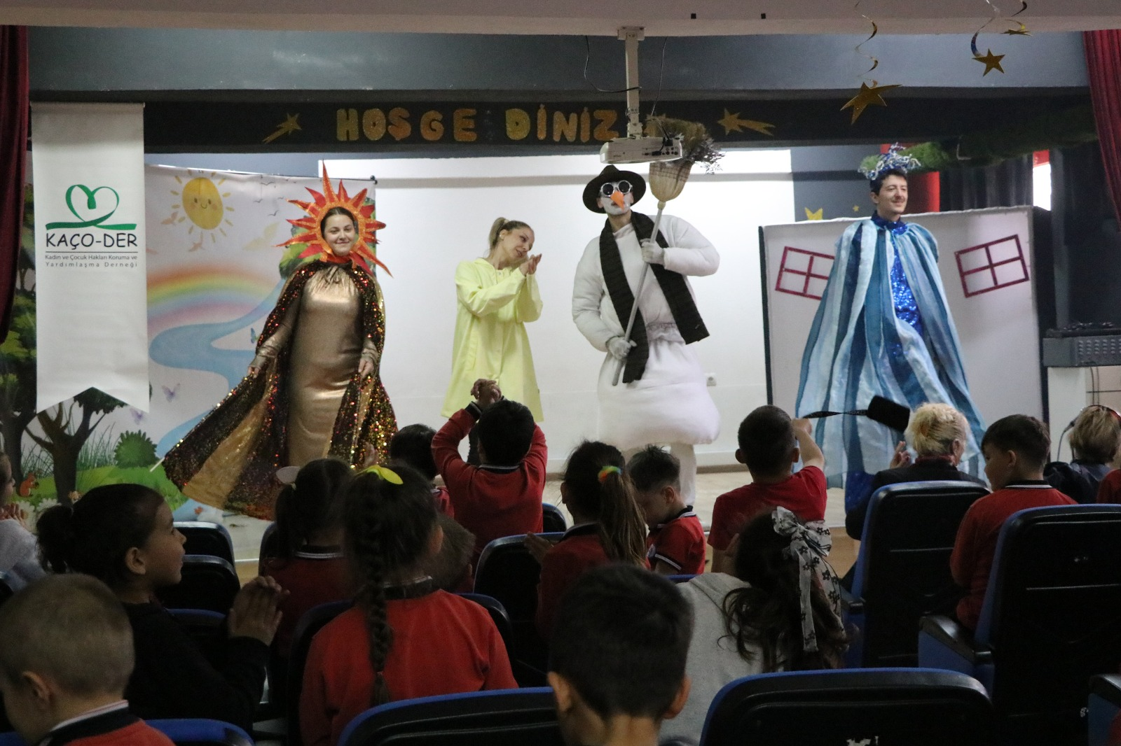ÇİFTLİKKÖY’DE ÇOCUK TİYATROSU ŞÖLENİ SONA ERDİ