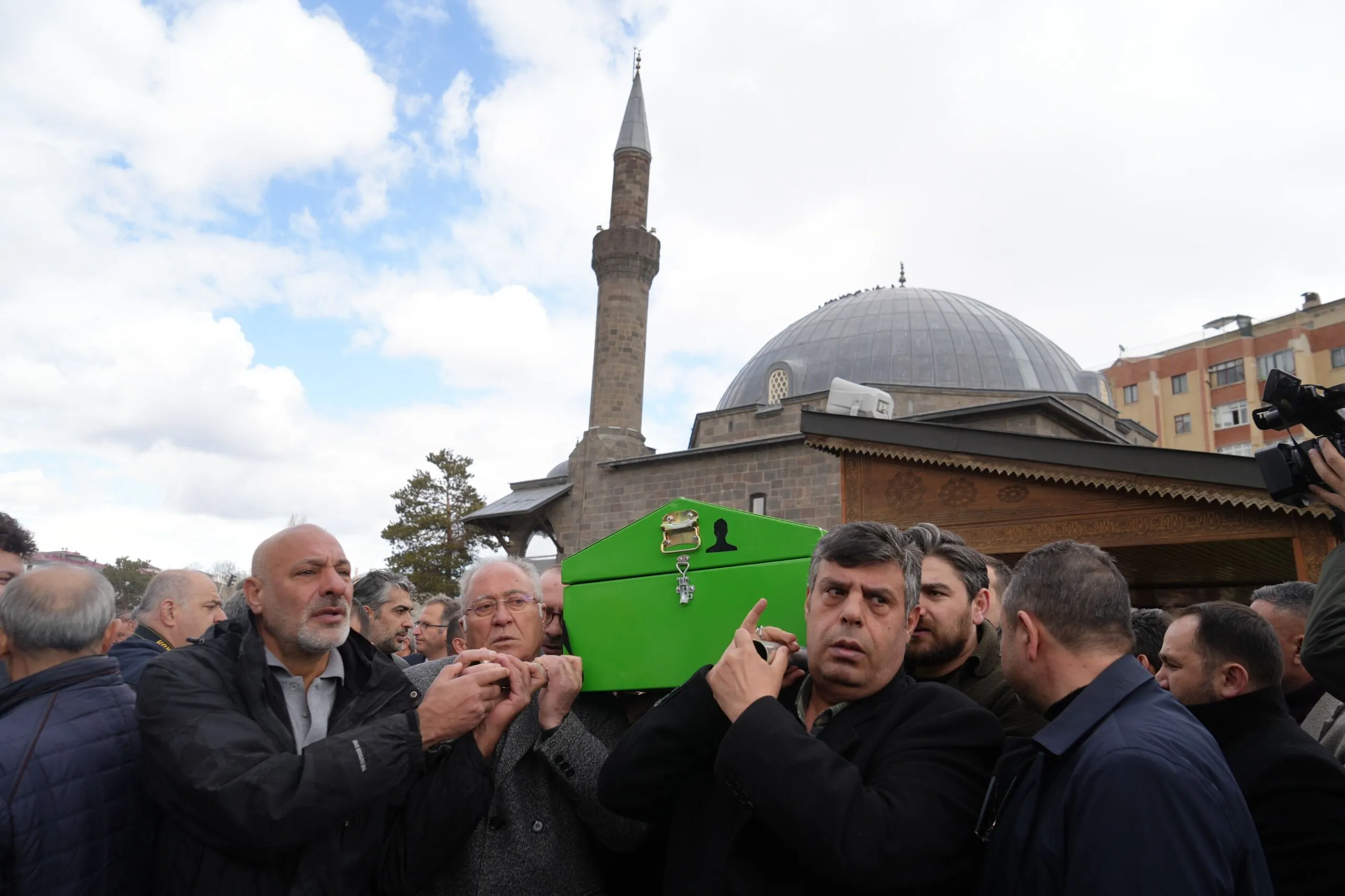 Gazeteci Feridun Fazıl Özsoy Erzurum’da Son Yolculuğuna Uğurlandı
