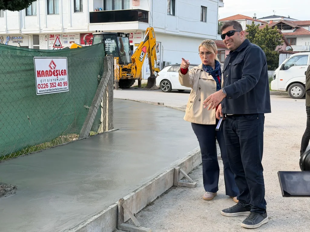 Altınova’da Kaldırımlar Yenileniyor: Sokaklar Daha Modern ve Güvenli