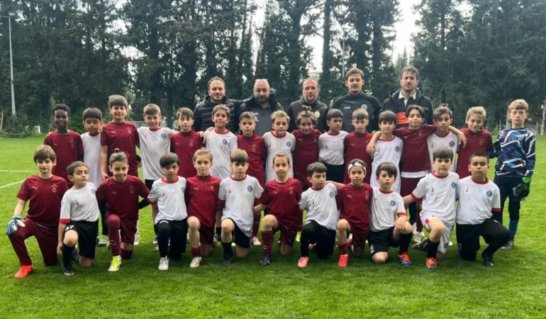 ÇİFTLİKKÖY ALTYAPI TAKIMLARINDA BU HAFTA 6 ÇİFTLİKKÖY ALTYAPI TAKIMLARINDA BU HAFTA