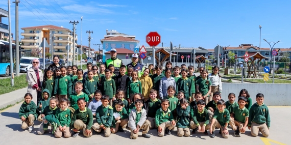 YALOVA’DA MİNİKLERE TRAFİK BİLİNCİ AŞILANIYOR