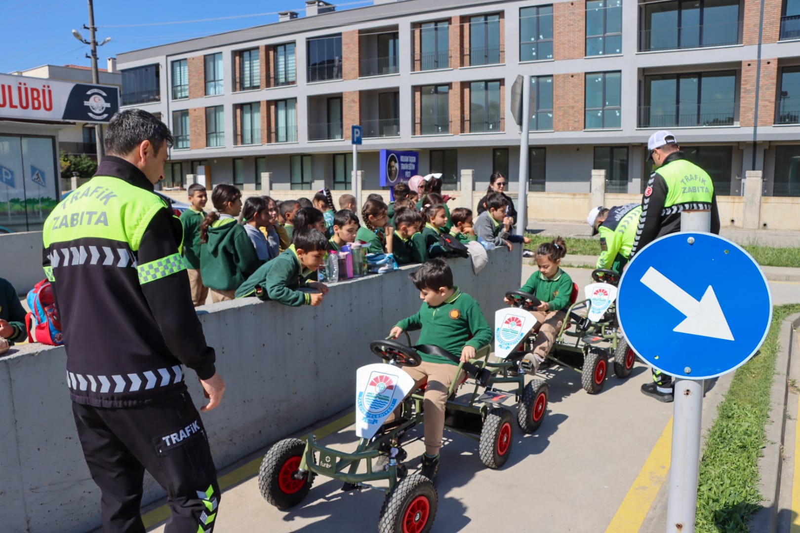 YALOVA’DA MİNİKLERE TRAFİK BİLİNCİ AŞILANIYOR