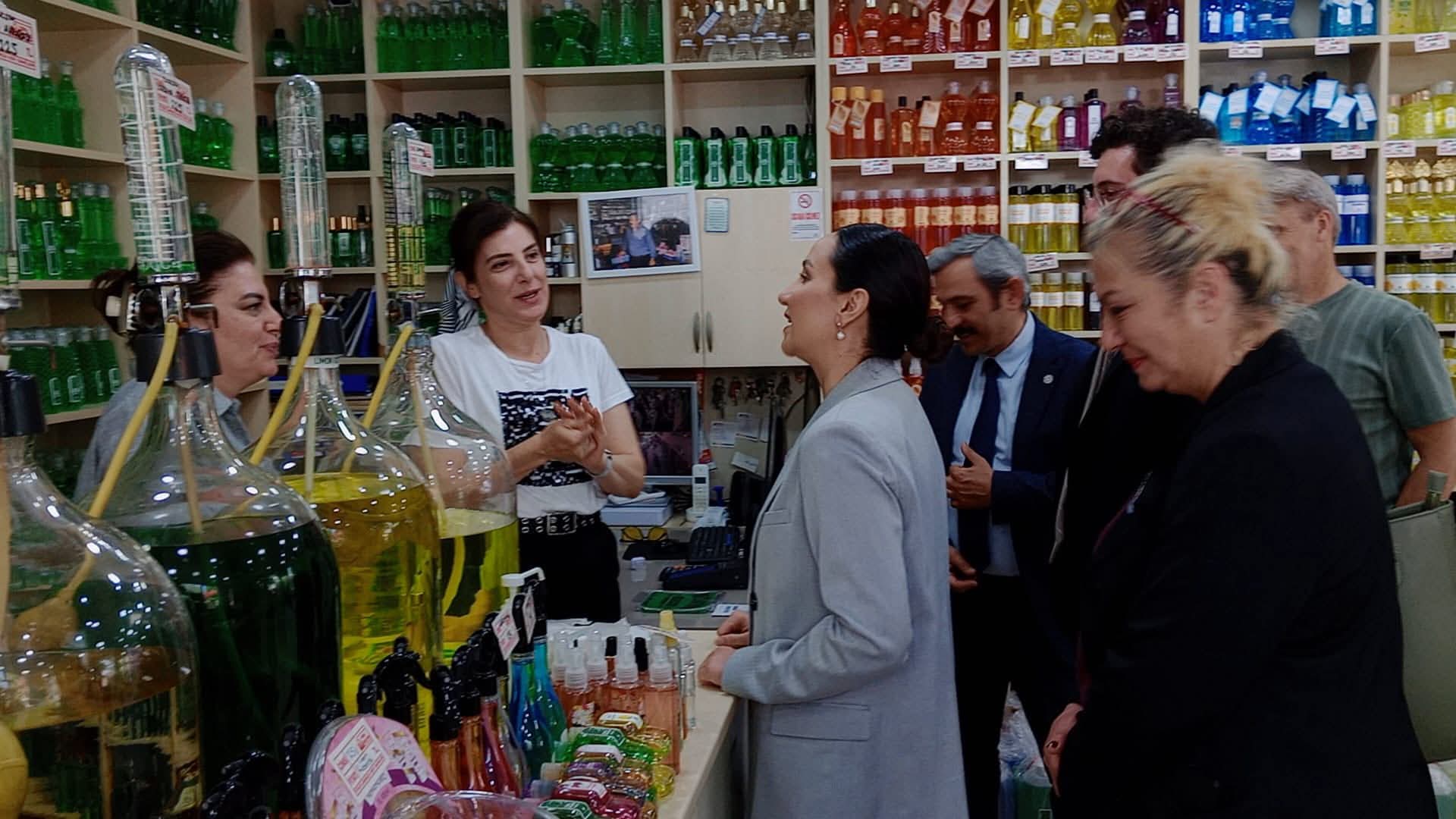 İYİ Parti Yalova Teşkilatı’ndan “Sahadan Sandığa” Hamlesi: Eğitim Programı ve Esnaf Ziyaretleriyle Güçlü Mesaj