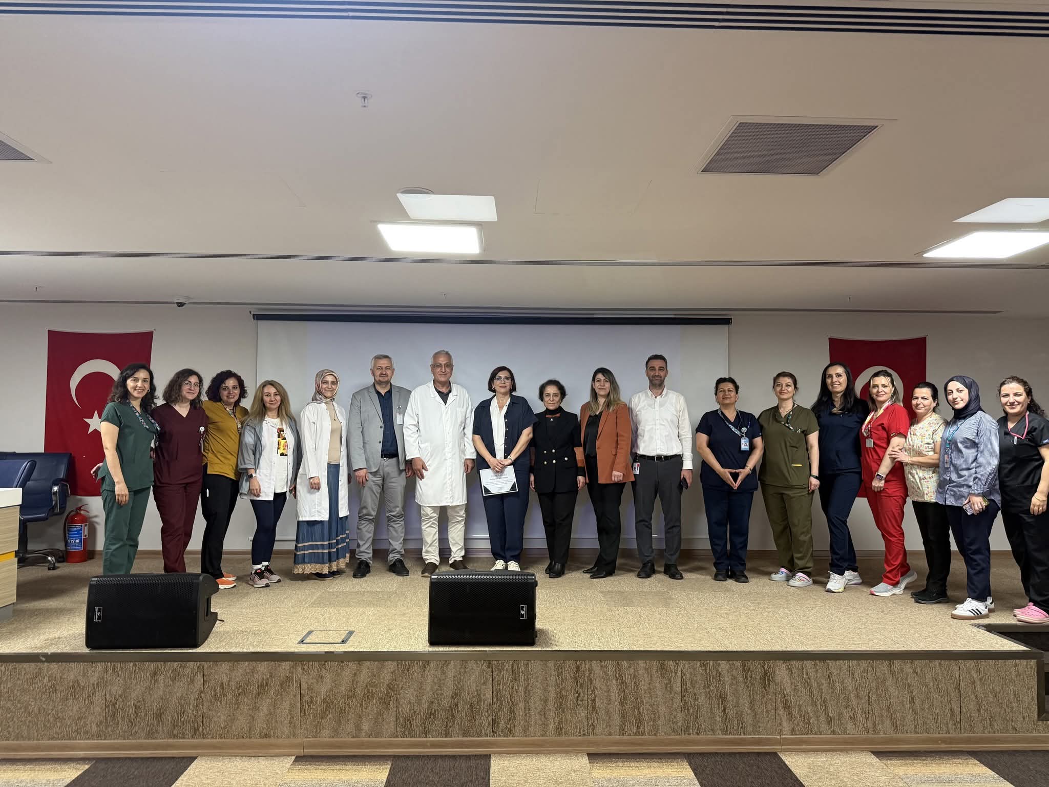 Yalova Eğitim ve Araştırma Hastanesi’nde İletişim Eğitimi Düzenlendi 6 Yalova Eğitim ve Araştırma Hastanesi’nde İletişim Eğitimi Düzenlendi