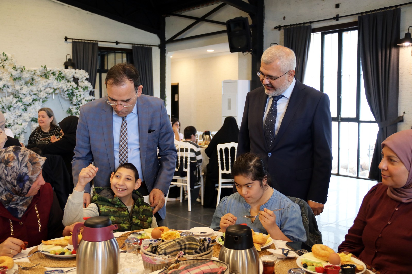 10-16 Mayıs Engelliler Haftası’nda Yalova’da Anlamlı Buluşma: Özel Öğrenciler ve Aileleri Uzunlar Çiftliği’nde Bir Araya Geldi 6 10-16 Mayıs Engelliler Haftası’nda Yalova’da Anlamlı Buluşma: Özel Öğrenciler ve Aileleri Uzunlar Çiftliği’nde Bir Araya Geldi