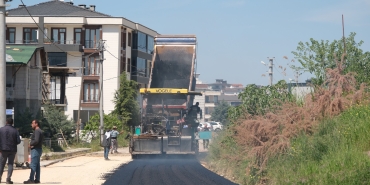 ÇİFTLİKKÖY’DE ASFALTLAMA ÇALIŞMALARI TÜM HIZIYLA SÜRÜYOR 4 ÇİFTLİKKÖY’DE ASFALTLAMA ÇALIŞMALARI TÜM HIZIYLA SÜRÜYOR