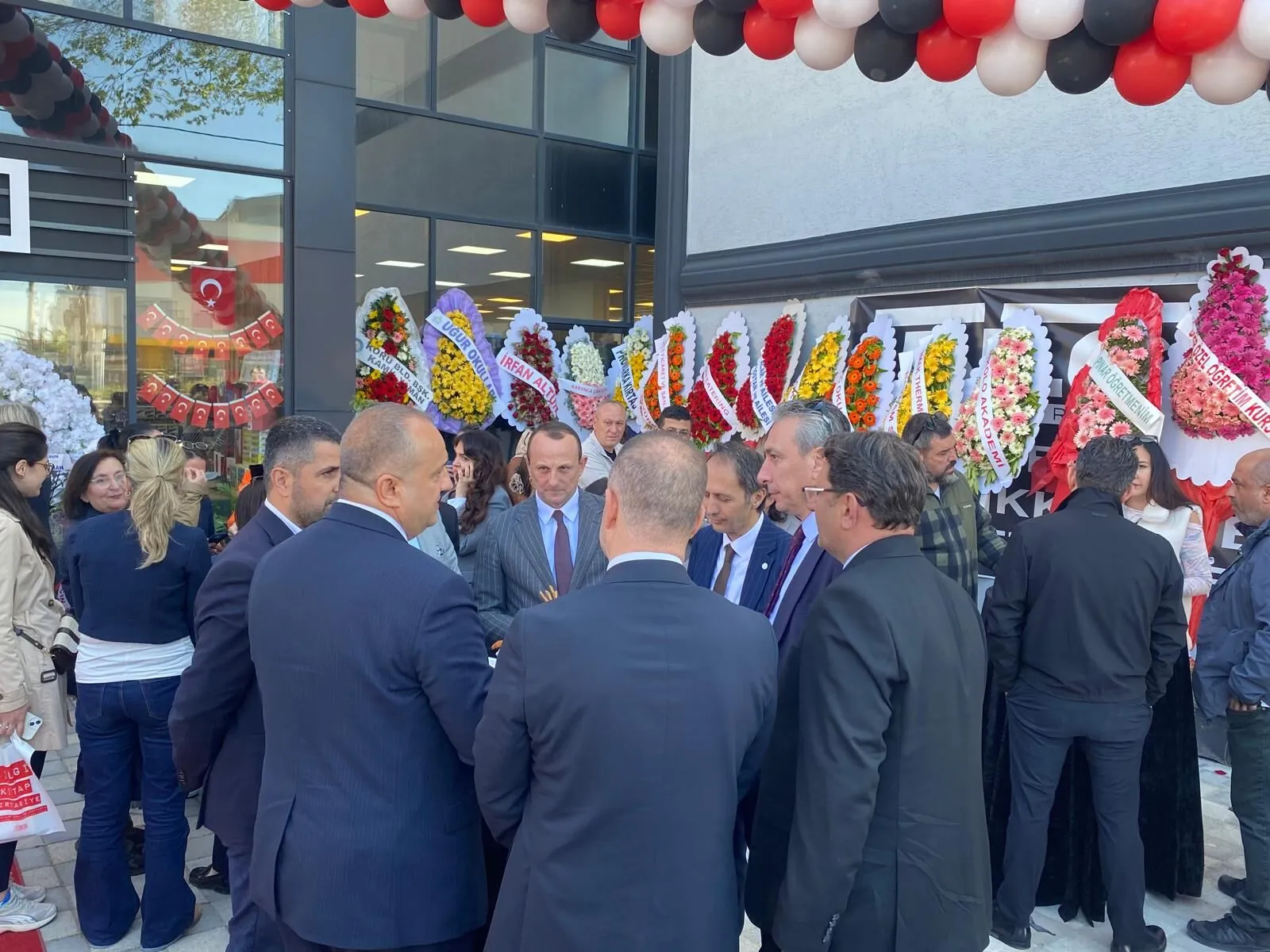 Bilge Kitap-Kırtasiye’den Çiftlikköy’e Büyük Yatırım: 3. Şube Hizmete Açıldı