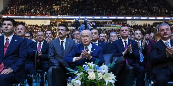 Türk Gençliği Büyük Kurultayı’nda Bahçeli Coşkusu 15 Türk Gençliği Büyük Kurultayı’nda Bahçeli Coşkusu