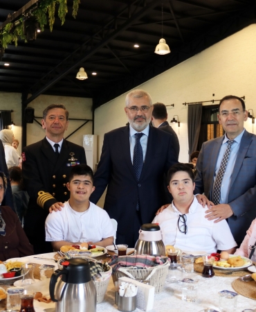 10-16 Mayıs Engelliler Haftası’nda Yalova’da Anlamlı Buluşma: Özel Öğrenciler ve Aileleri Uzunlar Çiftliği’nde Bir Araya Geldi