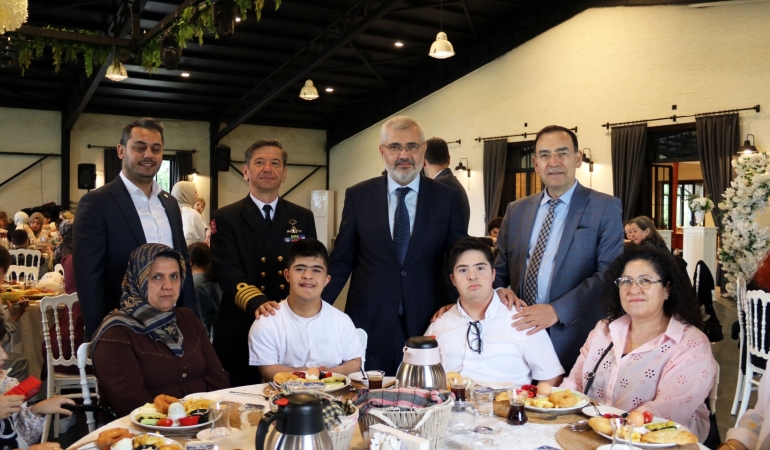 10-16 Mayıs Engelliler Haftası’nda Yalova’da Anlamlı Buluşma: Özel Öğrenciler ve Aileleri Uzunlar Çiftliği’nde Bir Araya Geldi