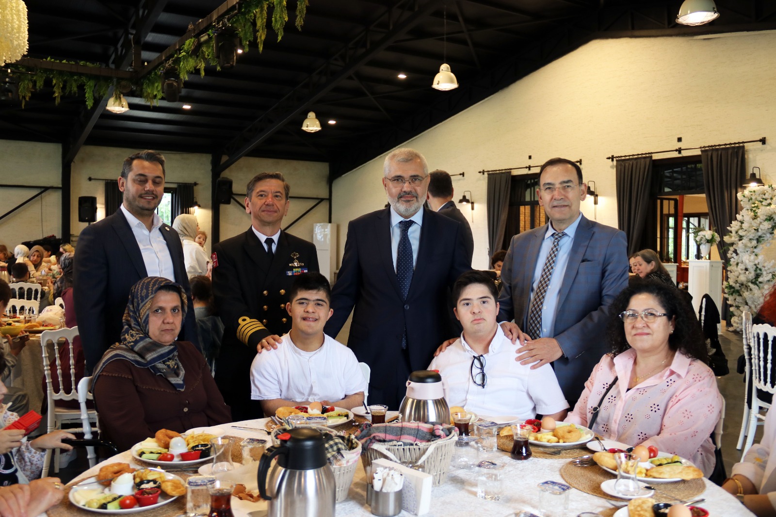 10-16 Mayıs Engelliler Haftası’nda Yalova’da Anlamlı Buluşma: Özel Öğrenciler ve Aileleri Uzunlar Çiftliği’nde Bir Araya Geldi