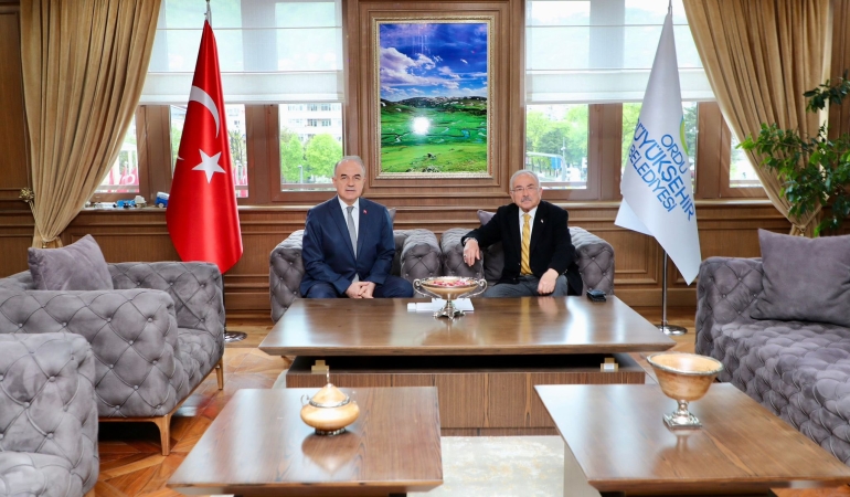 Ordu Valisi Muammer Erol’dan Başkan Dr. Mehmet Hilmi Güler’e Geçmiş Olsun Ziyareti