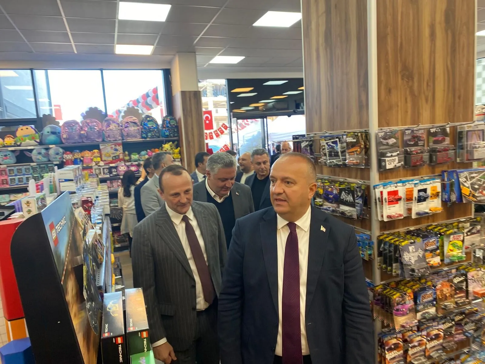 Bilge Kitap-Kırtasiye’den Çiftlikköy’e Büyük Yatırım: 3. Şube Hizmete Açıldı