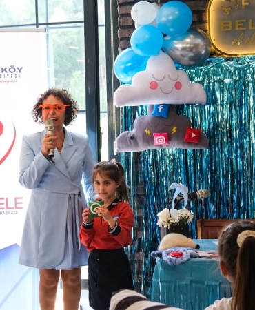 Çiftlikköylü Çocuklar ‘Bulut Tamircisi’ni Yazarından Dinledi 10 Çiftlikköylü Çocuklar ‘Bulut Tamircisi’ni Yazarından Dinledi
