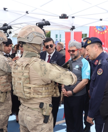 YALOVA’DA BİLİM VE SANAT ŞÖLENİ: TEDFEST 2026 YÜZLERCE ÖĞRENCİYİ GELECEĞİN DÜNYASIYLA BULUŞTURDU 9 YALOVA’DA BİLİM VE SANAT ŞÖLENİ: TEDFEST 2026 YÜZLERCE ÖĞRENCİYİ GELECEĞİN DÜNYASIYLA BULUŞTURDU