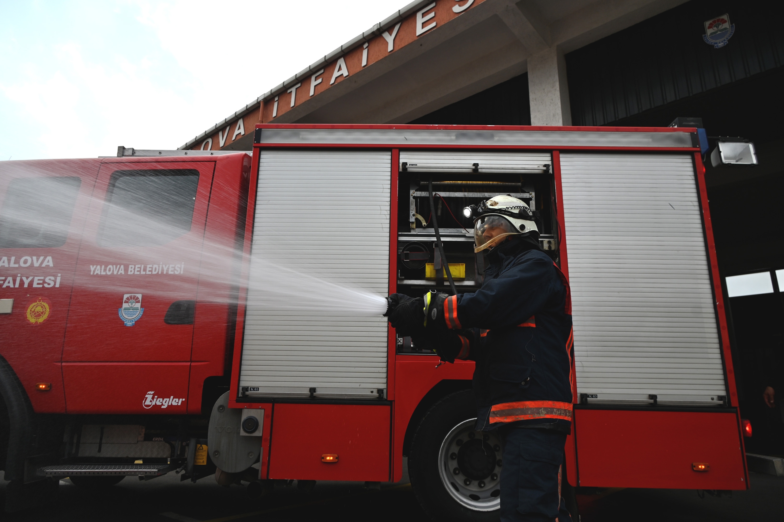 Yalova İtfaiyesi Kurban Bayramı Boyunca Teyakkuzda: 81 Personel ve 14 Araçla 7/24 Görev Başında 6 Yalova İtfaiyesi Kurban Bayramı Boyunca Teyakkuzda: 81 Personel ve 14 Araçla 7/24 Görev Başında